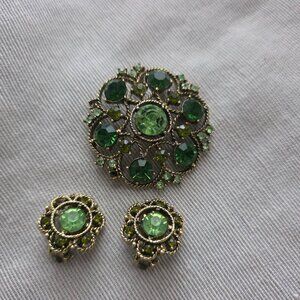 Weiss Vintage Sparkly Brooch Earrings Set